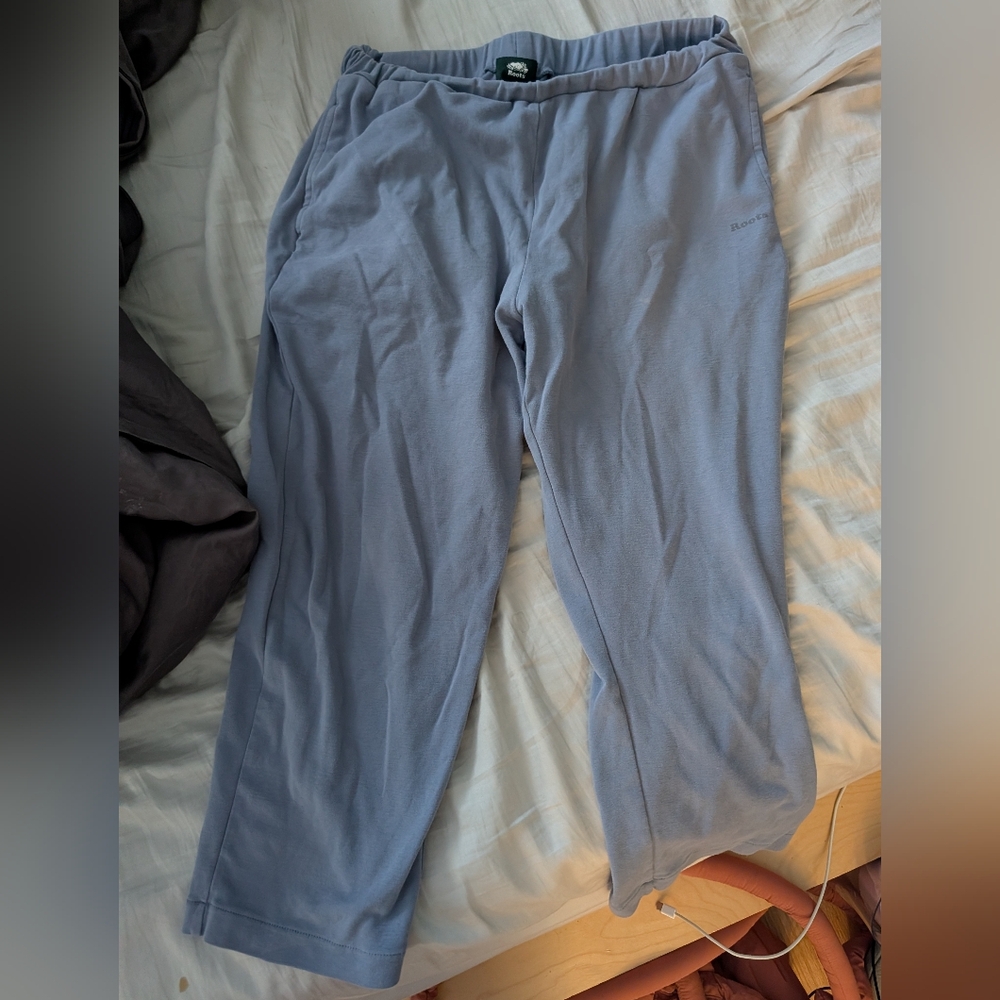 ROOTS woman's Blue Cropped Joggers